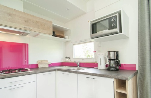 Sint Maartensvlotbrug Ski Chalet | Modern chalet with two bathrooms, close to the North Sea
