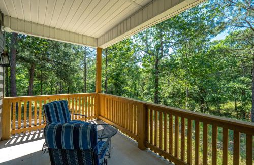 Mid America House | Modern Cabin Oaklawn in 10 min Private Patio