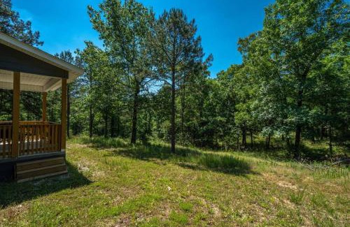 Mid America House | Modern Cabin Oaklawn in 10 min Private Patio