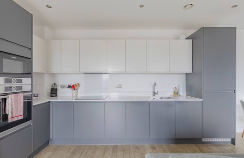 Stratford Apartment | Modern Canal-Side 1BD Flat, Heart of Hackney