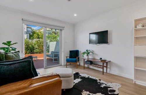 Battery Point Apartment | Modern, Central Apartment Footsteps to Salamanca