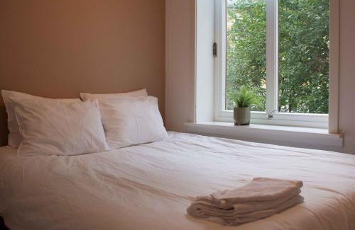 Toyen Apartment | Modern Central Cozy 2Br - Toyen