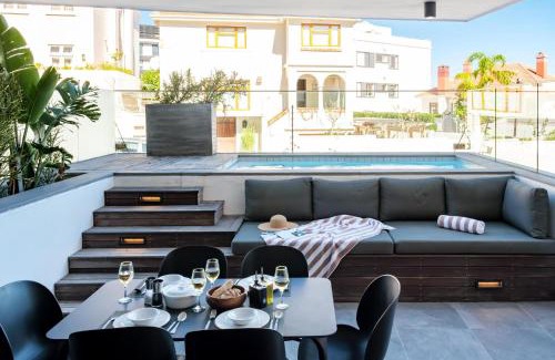 Sea Point Promenade Apartment | Modern Central Secure Cape Town 2bed Bantry Suite