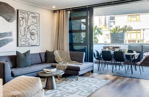 Sea Point Promenade Apartment | Modern Central Secure Cape Town 2bed Bantry Suite