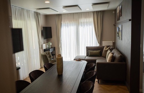 Presseggen Ski Chalet | Modern chalet in Presseggen with terrace