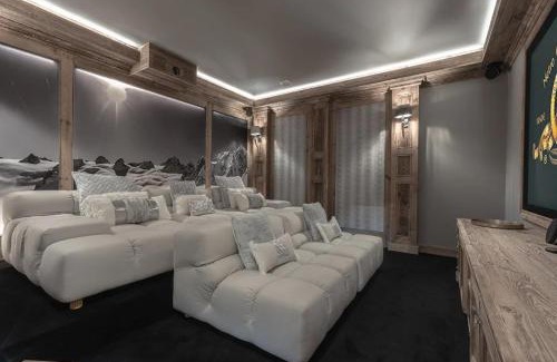Les Bossons Apartment | Modern Chalet Valiant with pool and sauna