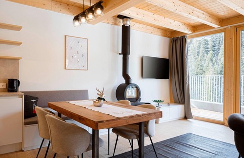 Schonberg House | Modern chalet with infrared sauna