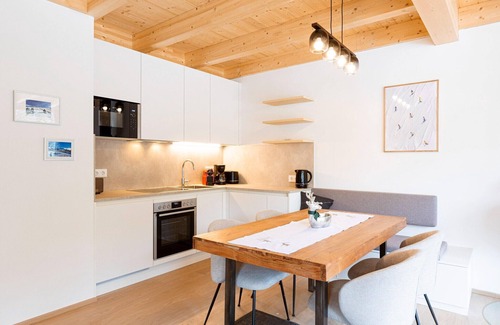 Schonberg House | Modern chalet with infrared sauna