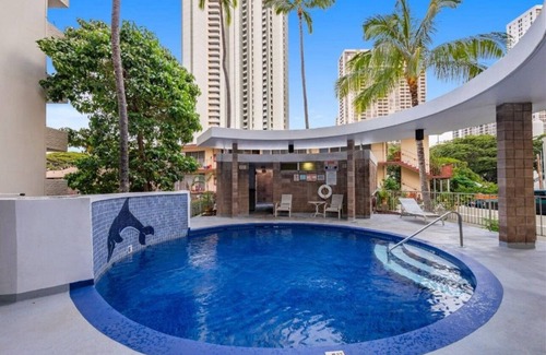 Waikiki Condo | Modern Charm: Renovated 1BR, fast 600Mbps Wifi, W/D in unit, Stunning Views
