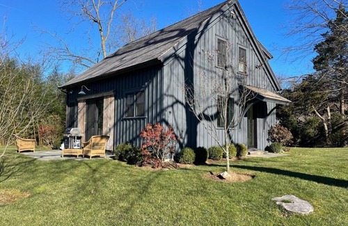 Greenwich Cottage | Modern charming country cottage for long term availability