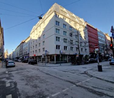 Perlach Apartment | Modern City Apartment 3