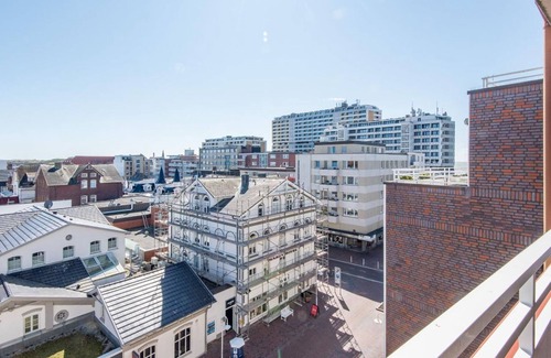Westerland Apartment | Modern. Close to the beach. South-facing balcony. - House Blanker Hans