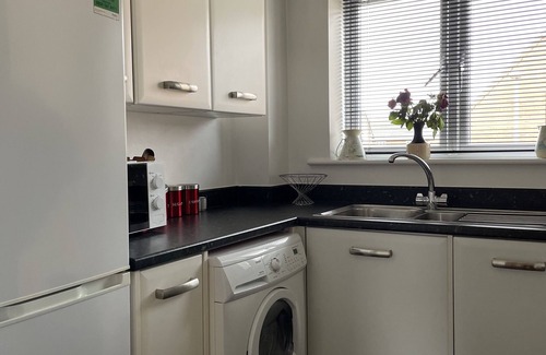 Lincoln House | Modern Coach house, walking distance from city centre (2 Bed, en-suite, parking)