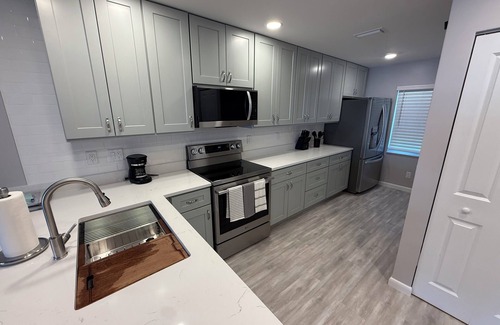 Englewood Condo | Modern Coastal 2BR Retreat-Close to Boca Grande-Monthly Rental