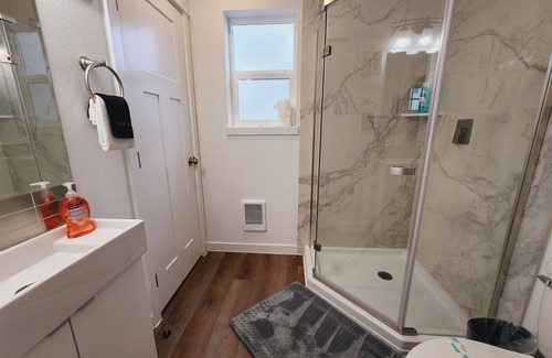 Ocean Shores House | Modern Coastal Getaways #4 ~Brand New in Downtown Ocean Shores~