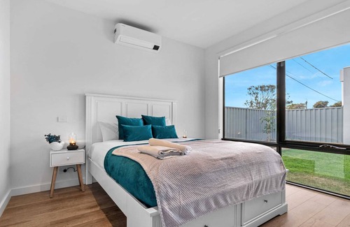 Edithvale House | Modern Coastal Getaway - New Listing