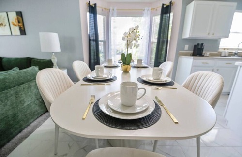Afton Apartment | Modern Comfort Loves Park Stylish 3BR Getaway