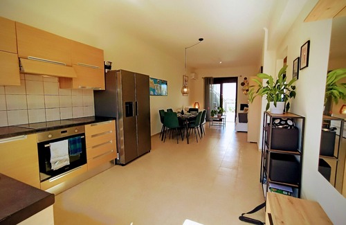 Vamos Apartment | Modern Comfort Mountain and Sea View Apartment 5 With Roof Terrace
