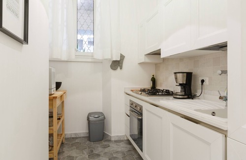 Esquilino Apartment | Modern Comfort, Poetic Charm