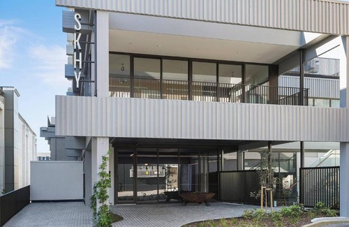 Newton Apartment | Modern, comfortable, amazing views + carpark