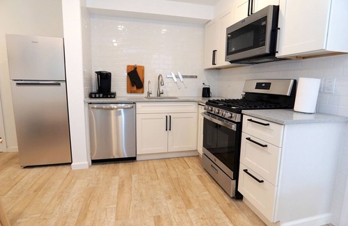 Seaside Heights Apartment | Modern Comfy Beach Getaway with Deck and Parking - 604 #4