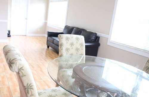 Fort Myers House | Modern & Comfy Oasis ~ Mins to Downtown ~ Parking!