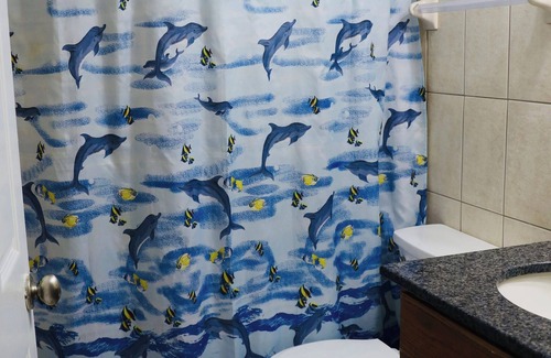 Fort Myers House | Modern & Comfy Oasis ~ Mins to Downtown ~ Parking!