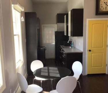 South 7th Ward Apartment | Modern Condo 2 Blocks From Quarters