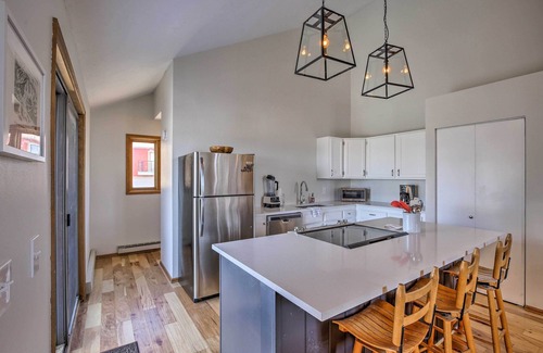 Fraser Condo | Modern Condo w/Balcony & BBQ, 6 Mi to Winter Park