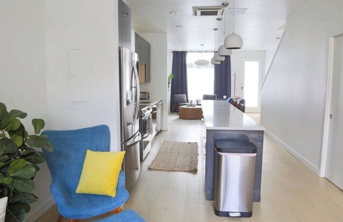 Central East Austin Apartment | Modern Condo w Patio City Views Heart of DT Austin