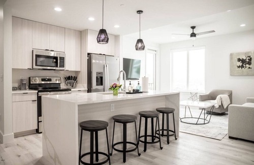 Gulfport House | Modern Condo w/private balcony and pool