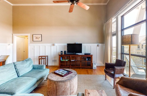 Port St. Joe House | Modern Condo with Shared Pool, High-Speed WiFi, Central AC, and Washer/Dryer!