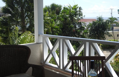 Hastings Apartment | Modern condo with seaviews, pool, close to beach, South Coast, good WiFi