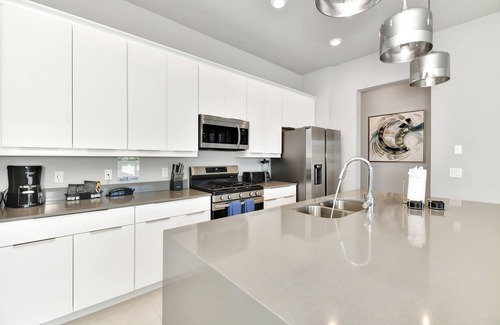 Reunion Hotel | Modern Condo with Large Outdoor Patio. Reunion Resort Water Park Access near Disney at Spectrum Resort Orlando by Rentyl – B46 #129