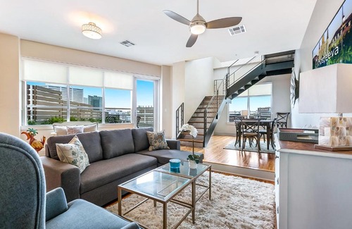 Central Business District Apartment | Modern Condos Close to City Attractions