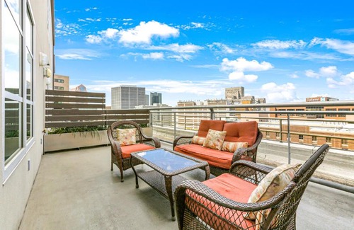 Central Business District Apartment | Modern Condos Close to City Attractions