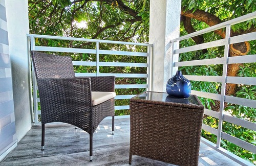 Barbican Apartment | Modern corporate Travel apartment in Central Kingston close to all ammenities