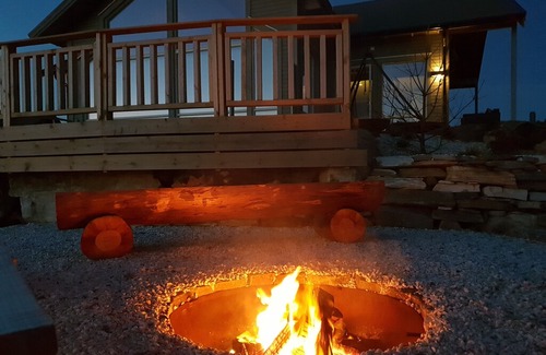 Steinsland House | Modern cottage by the sea, w / whirlpool. Boat can be rented