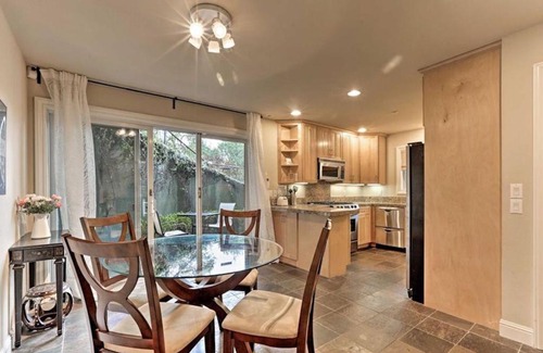 San Carlos House | Modern Cottage in the Heart of Silicon Valley