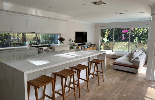 Cottesloe House | Modern Cottesloe Home Close To Beach & Napoleon Street