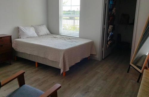 Leander Condo | Modern Country Getaway + Pool & Fitness Center - 20 Mins from Austin