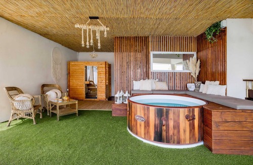 Breznik Plesivicki Villa | Modern countryside villa with a pool and spa