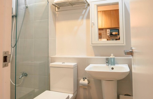 Loyola Heights Condo | Modern & Cozy 2Bed Studio in Katipunan w/All Essentials+Fast Internet+Netflix