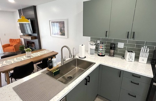 Dublin House | Modern & Cozy 2BR Townhouse