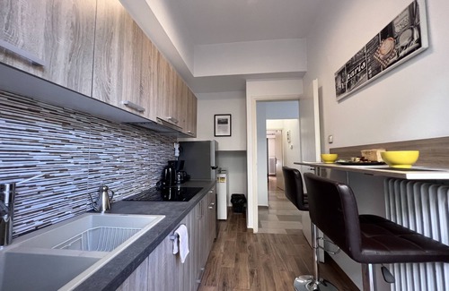 Thissio Apartment | Modern & Cozy 51sqm Apt in Thisseio