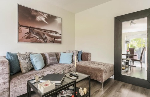Westbourne Green Apartment | Modern Cozy apartment in Little Venice