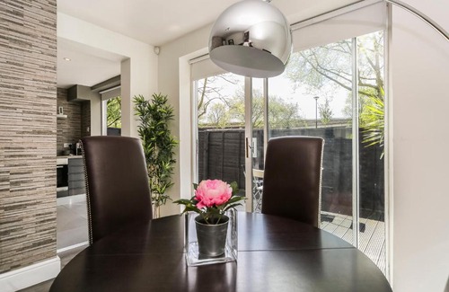 Westbourne Green Apartment | Modern Cozy apartment in Little Venice