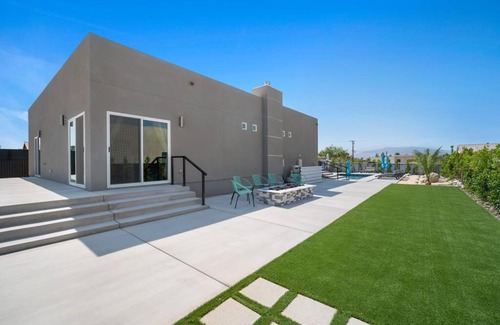 B-Bar-H Ranch House | Modern Desert Oasis – Pool, Spa and Mountain Views