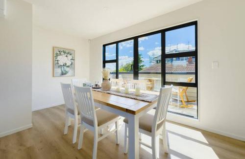 Forrest Hill Villa | Modern Design Brand New House in Forrest Hill