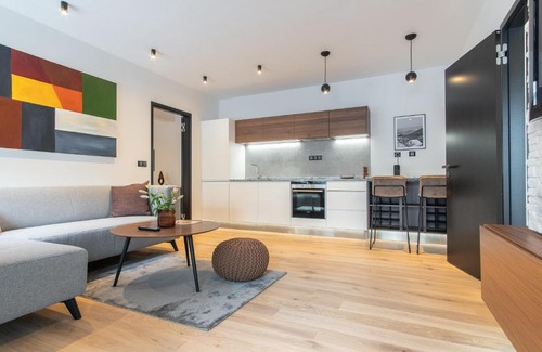Andel Apartment | Modern Design near Andel by easyBNB